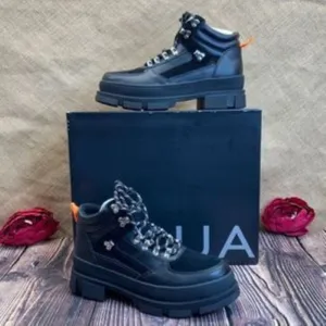 Aqua Black Leather Hike Boots 7