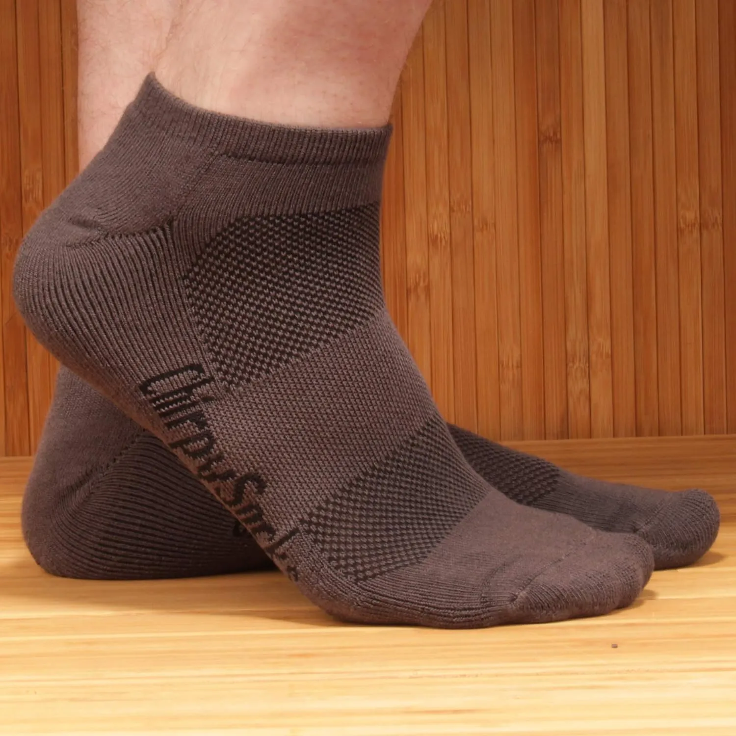 BambooMN Men and Women's Rayon from Bamboo Low Cut Ankle Socks for Sports, Work and Everyday Wear - 4 Pairs - Unisex Sizing