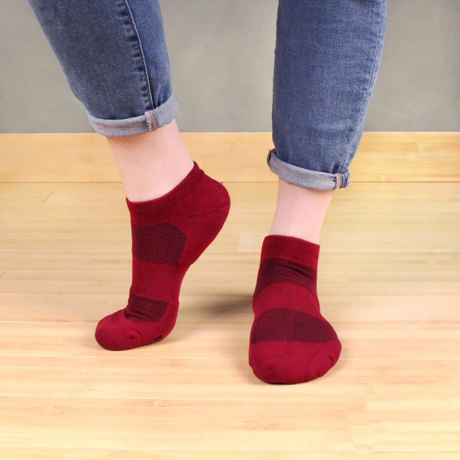 BambooMN Men and Women's Rayon from Bamboo Low Cut Ankle Socks for Sports, Work and Everyday Wear - 4 Pairs - Unisex Sizing