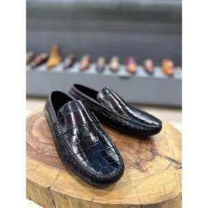 Black Croco Mirror Glossed Driving Loafer With Burgundy Saddle