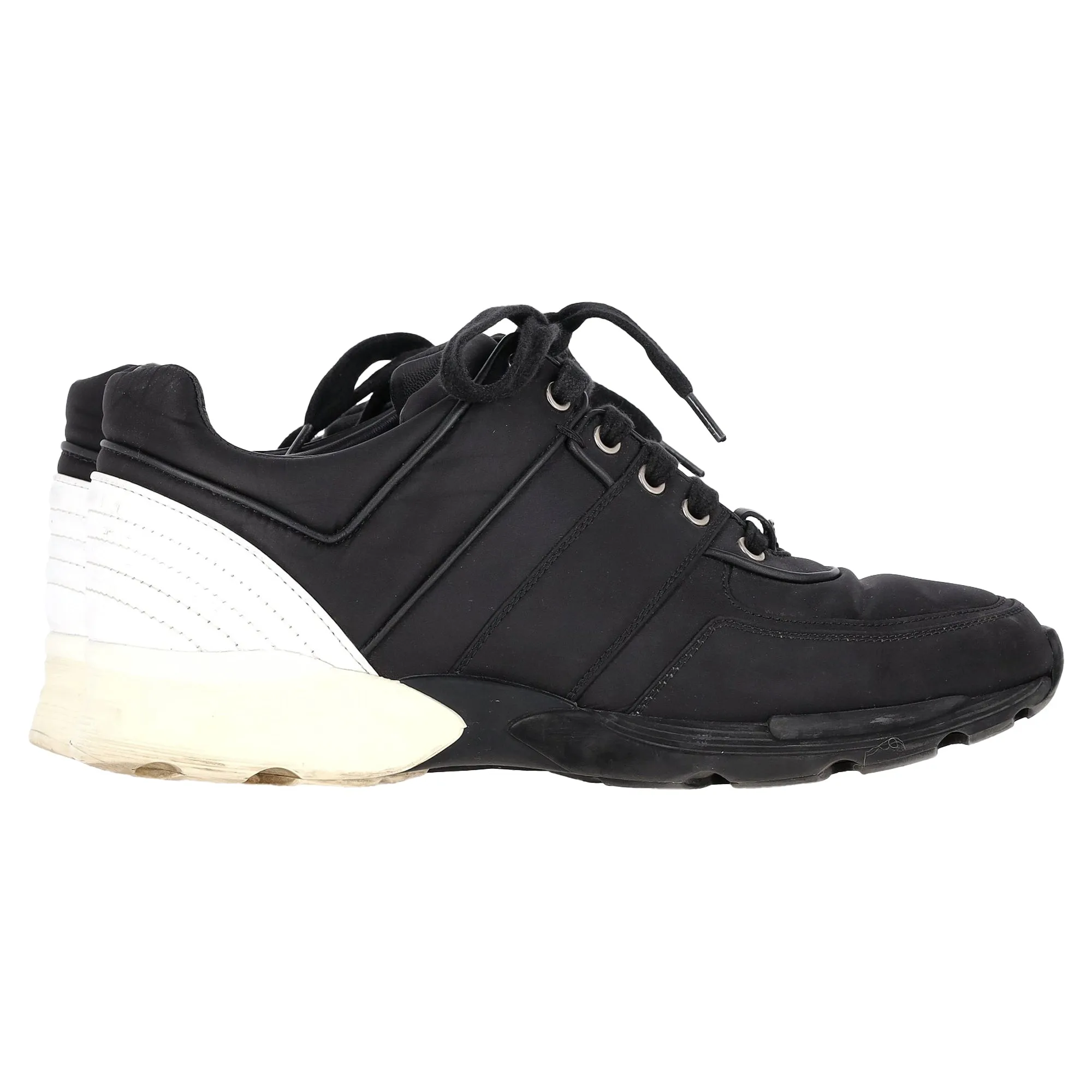 Chanel sneaker