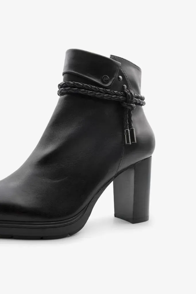 DAVINA-01 Black
