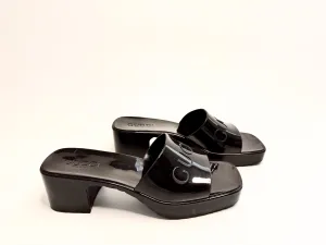 GUCCI Black Rubber Logo Slide Logo-Embossed Sandals Size 38 - New, Never Worn
