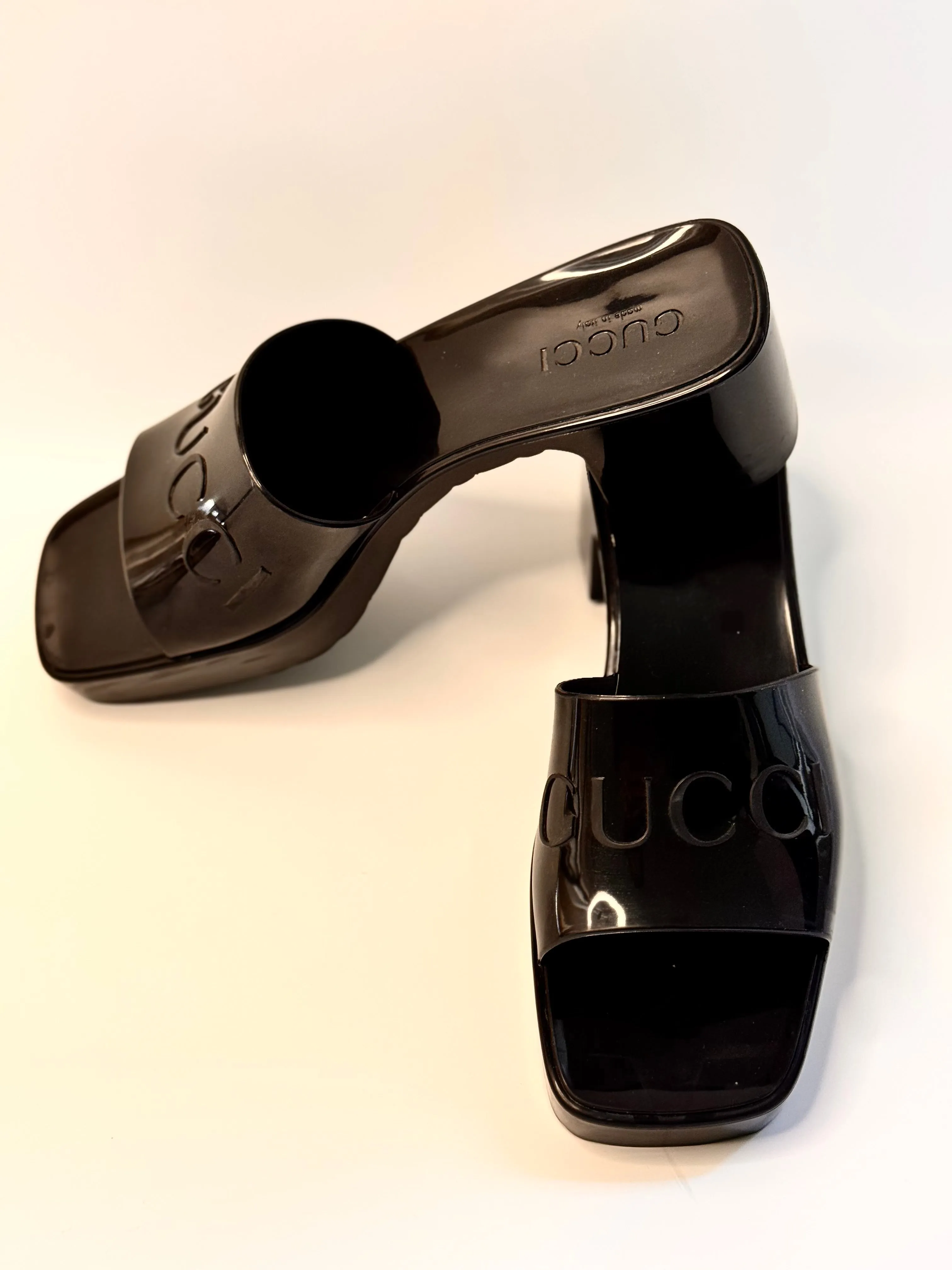 GUCCI Black Rubber Logo Slide Logo-Embossed Sandals Size 38 - New, Never Worn