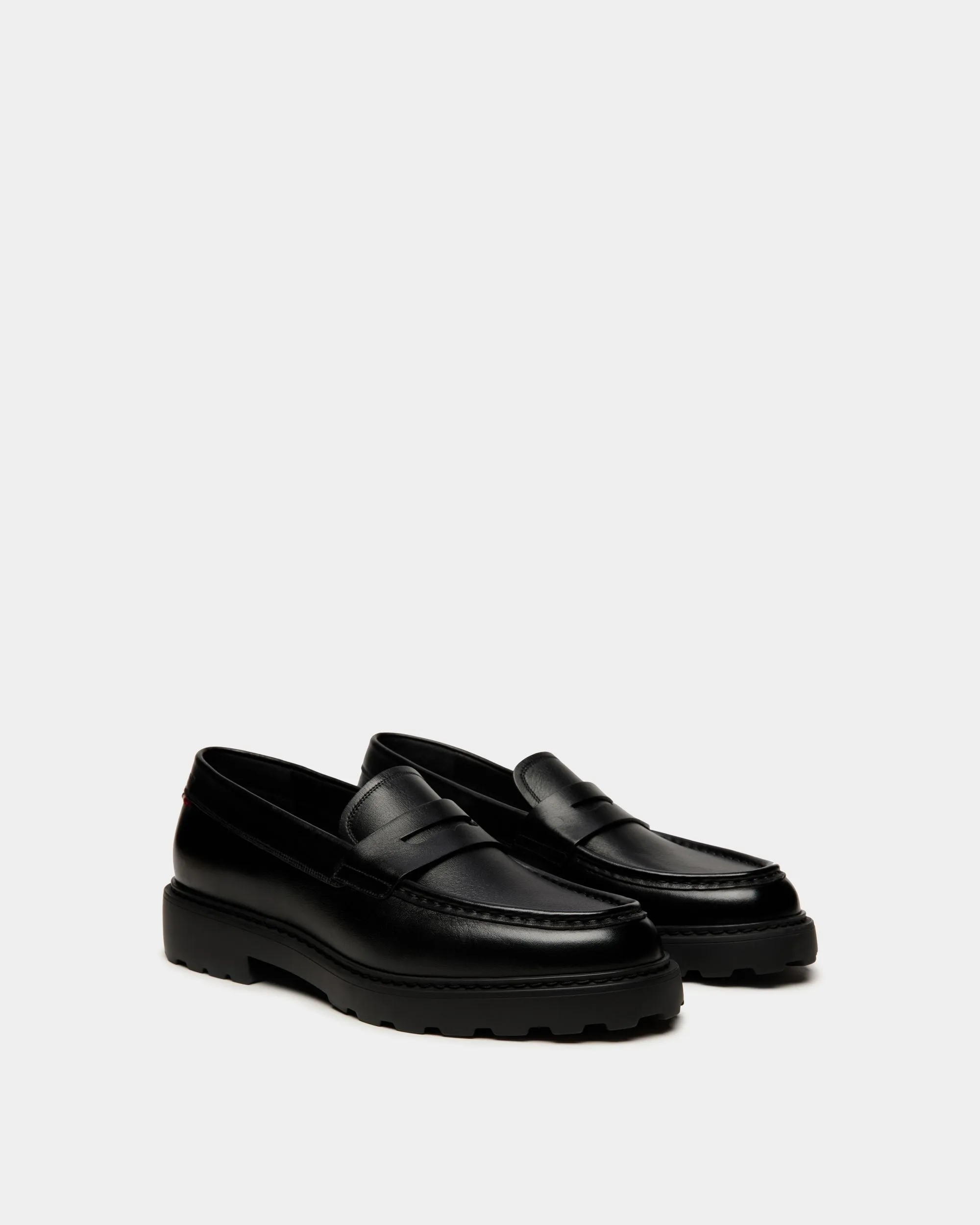 Gusto Loafer In Black Leather