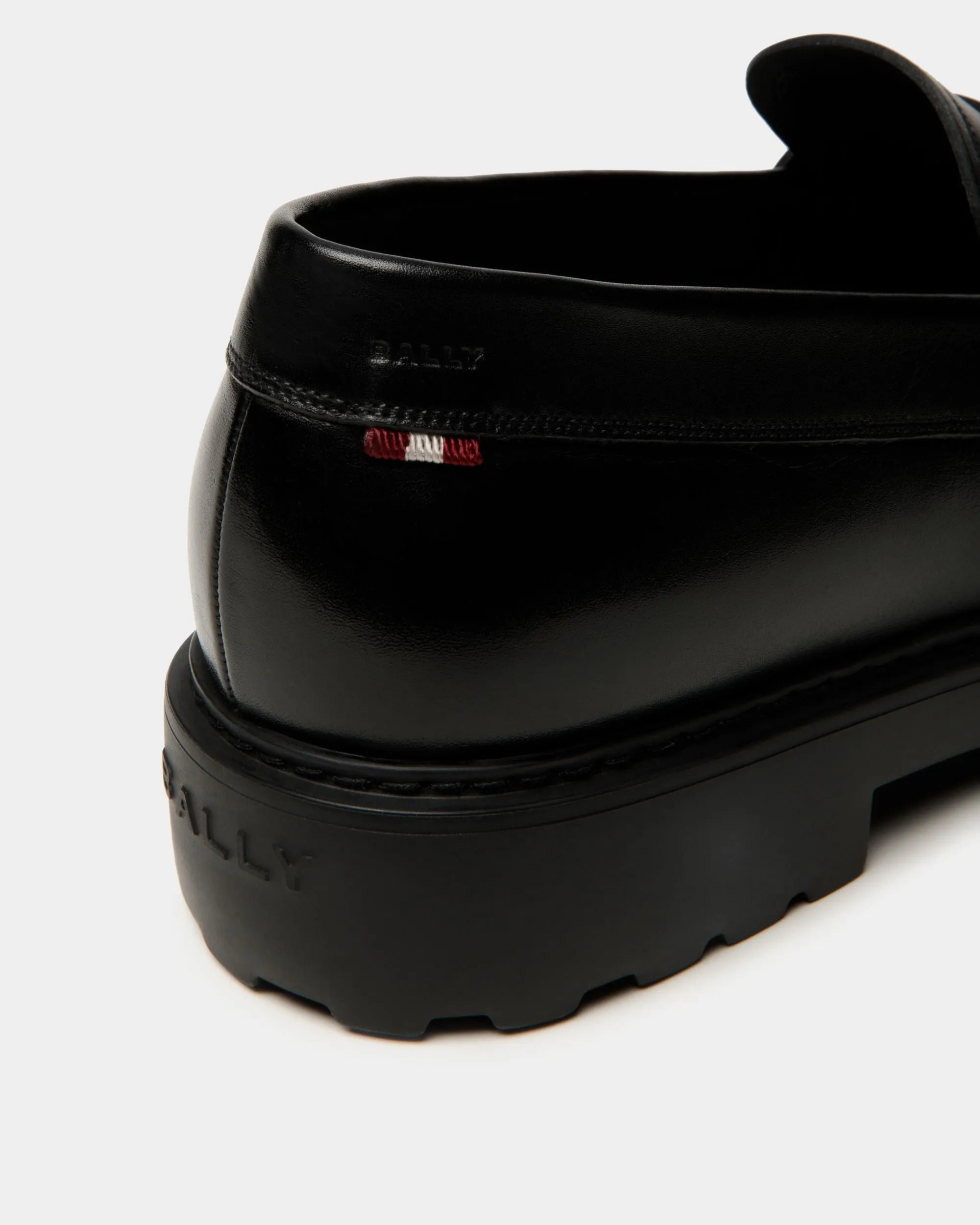 Gusto Loafer In Black Leather