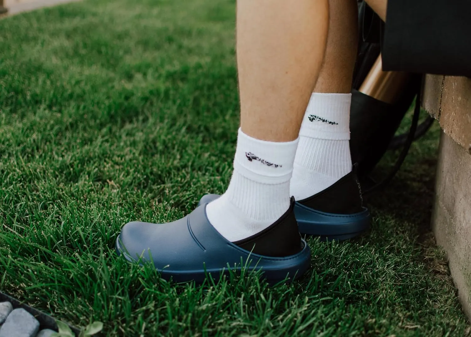 HUHV Clog Unisex Recovery Comfort Slip-On - Lightweight and Cushioning with HEALIUM Technology for Pain Relief and Comfort