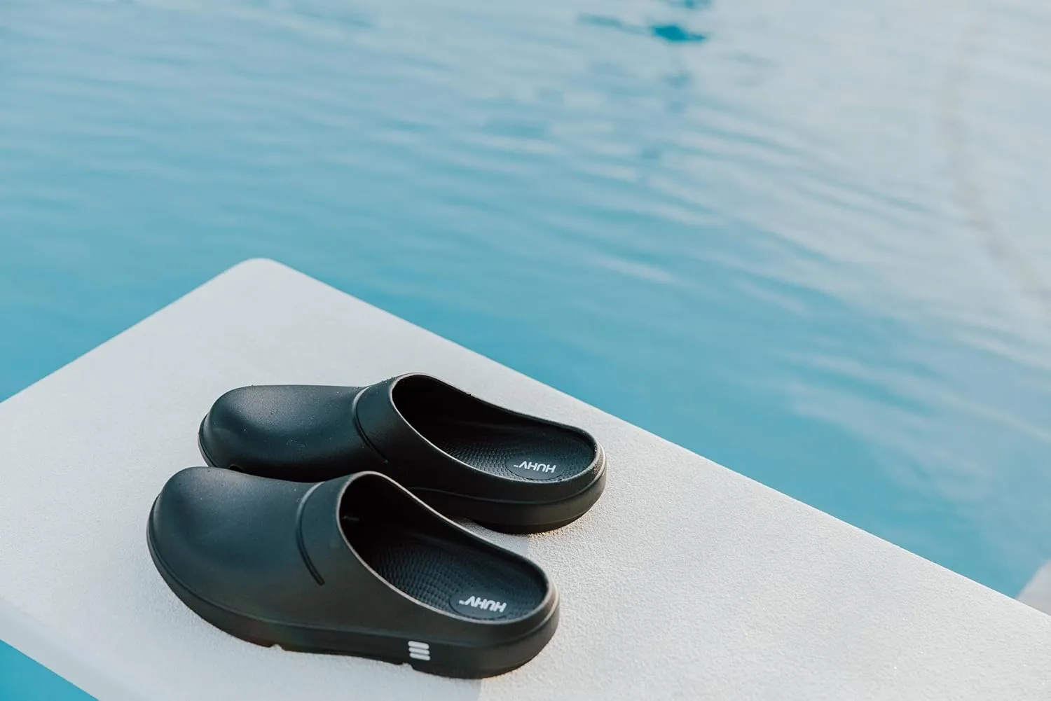 HUHV Clog Unisex Recovery Comfort Slip-On - Lightweight and Cushioning with HEALIUM Technology for Pain Relief and Comfort