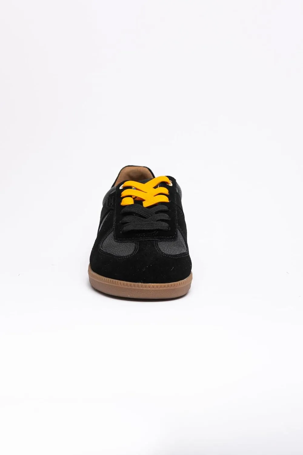 Indie Trainers. Fashion Sneakers for Women and Men. Classic Style Low-Top Street Shoes, Comfortable and Minimalist