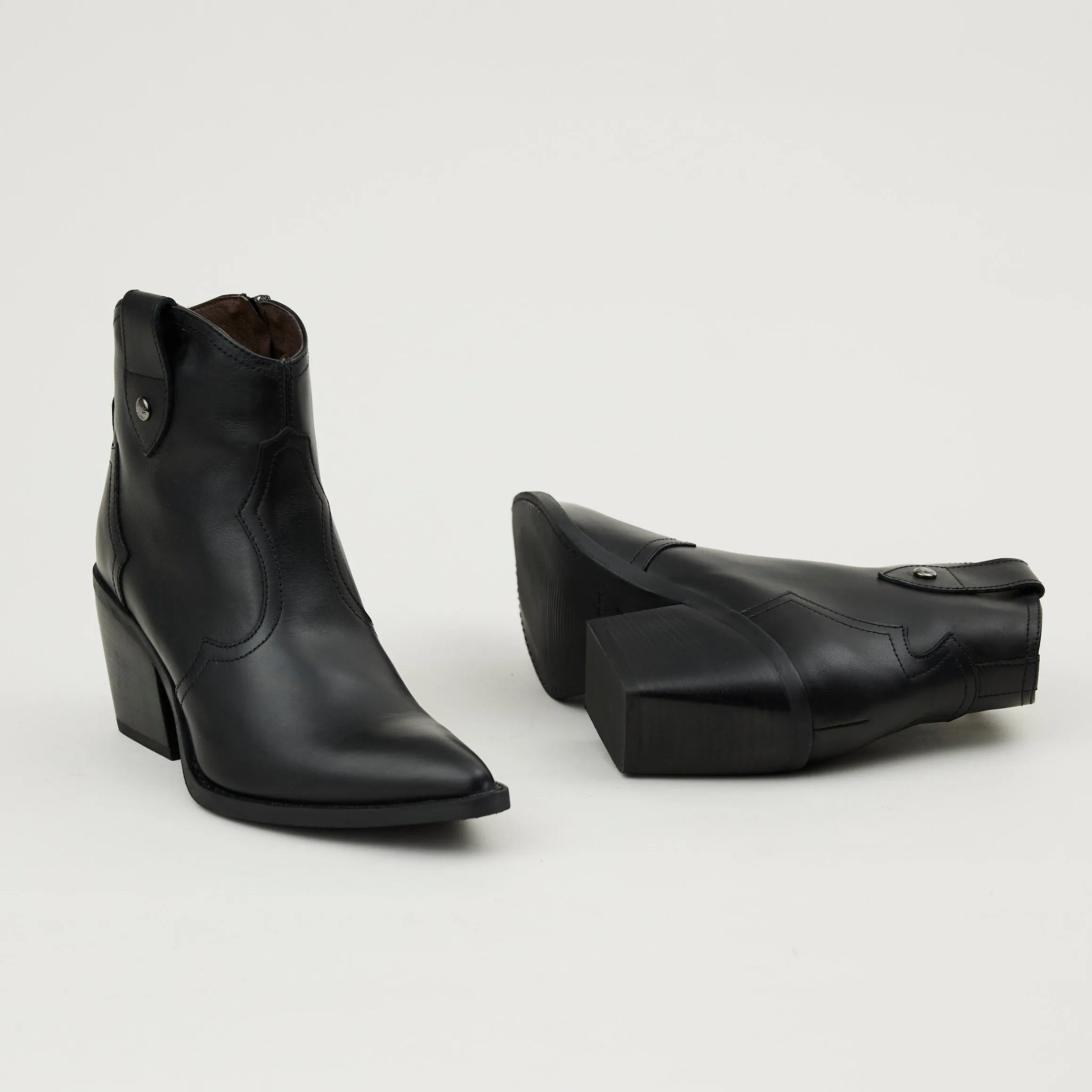 NeroGiardini Leather Western Ankle Boots