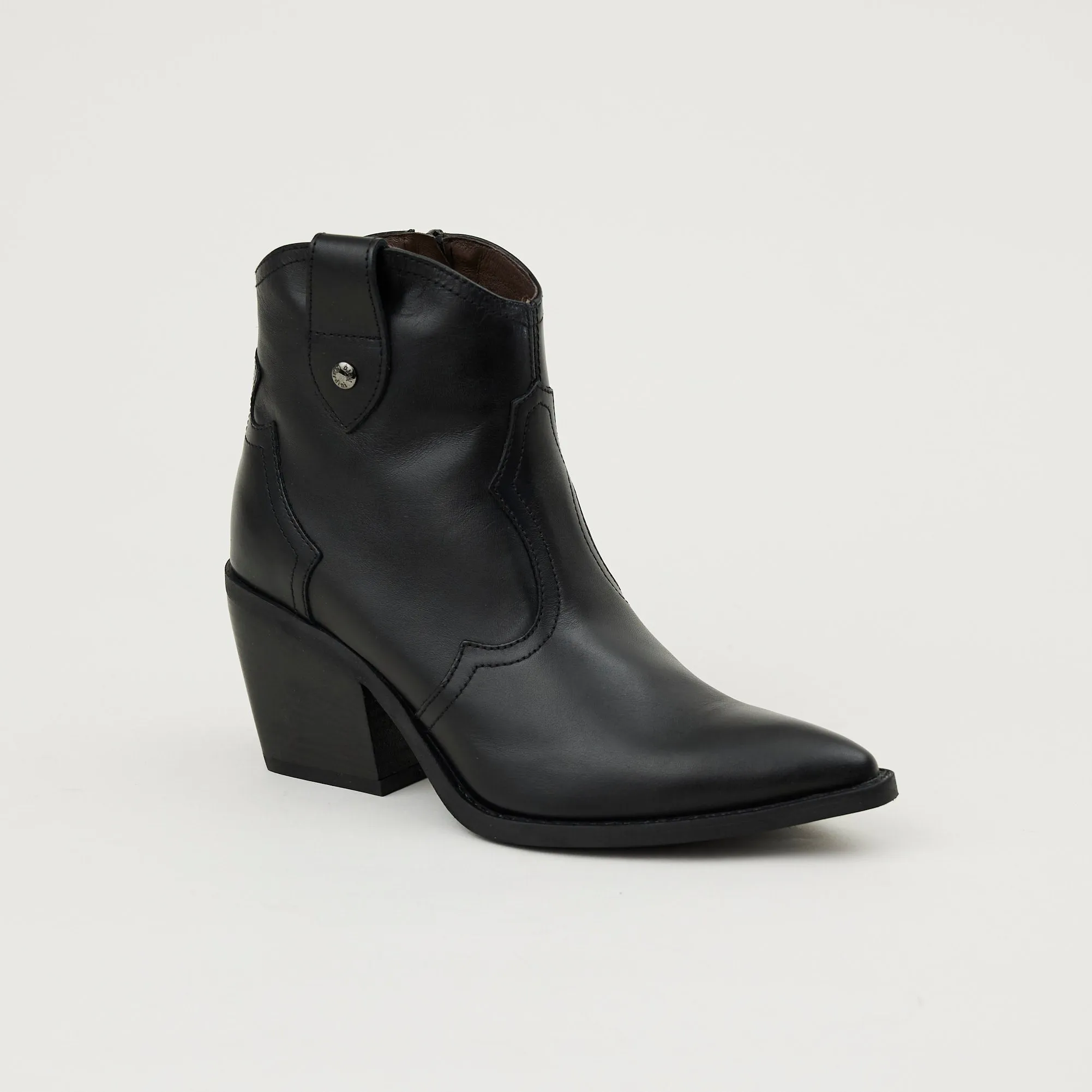 NeroGiardini Leather Western Ankle Boots