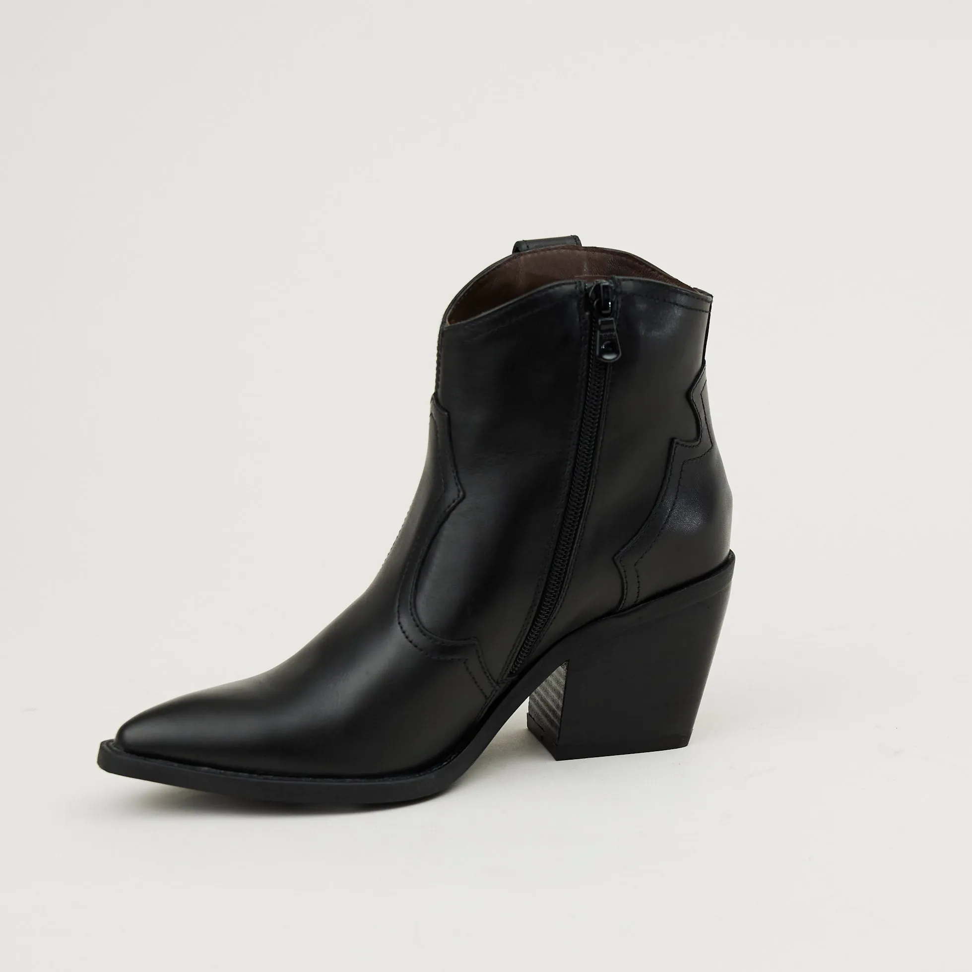 NeroGiardini Leather Western Ankle Boots