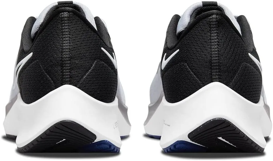 NIKE Men's Stroke Running Shoe