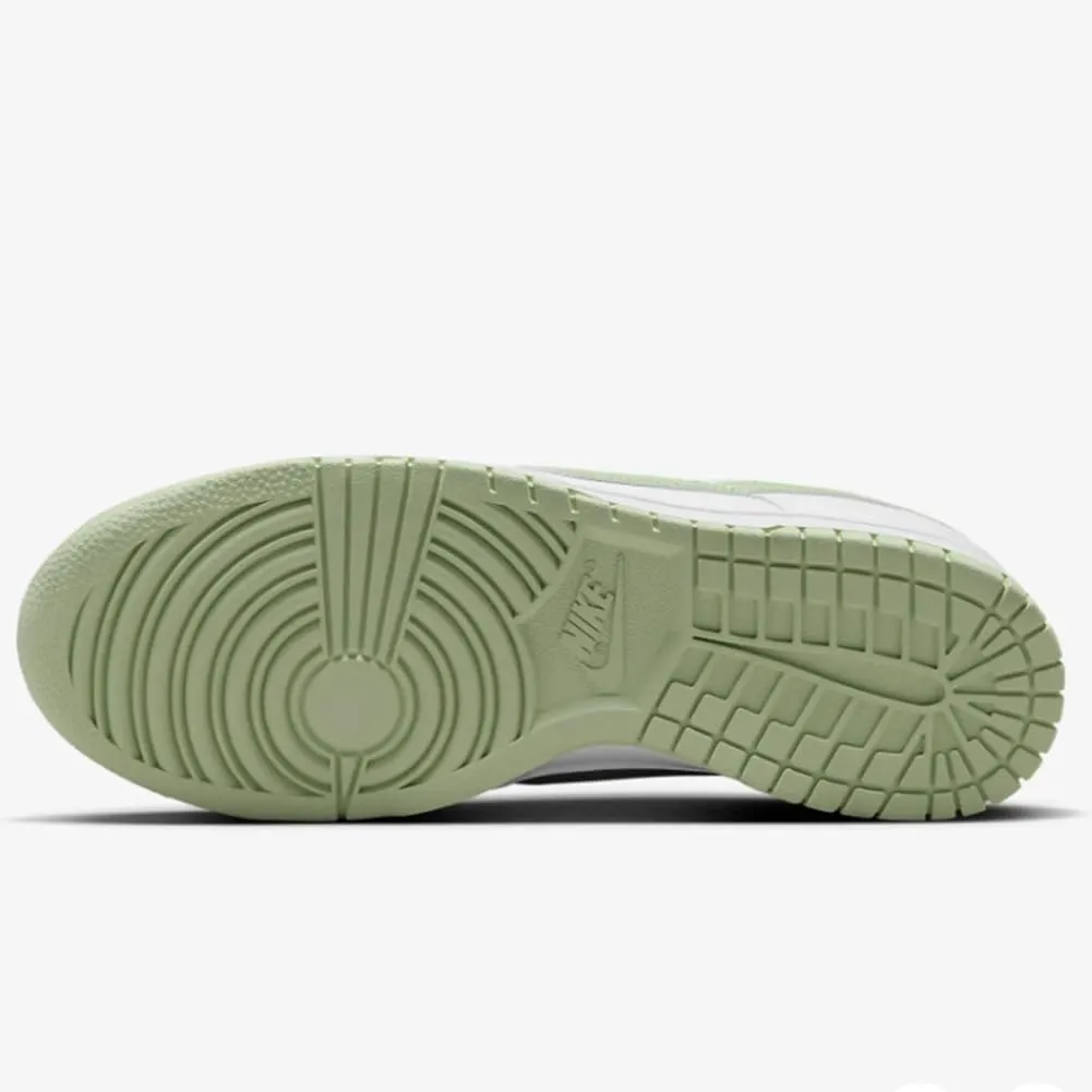 Nike Women's Retro Sneaker