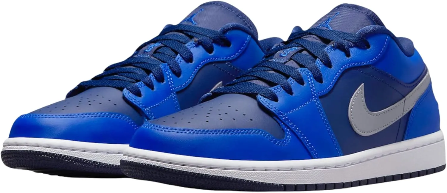NIKE Women's Sneaker