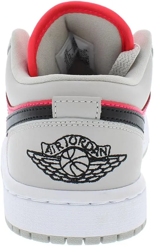 NIKE Women's Sneaker