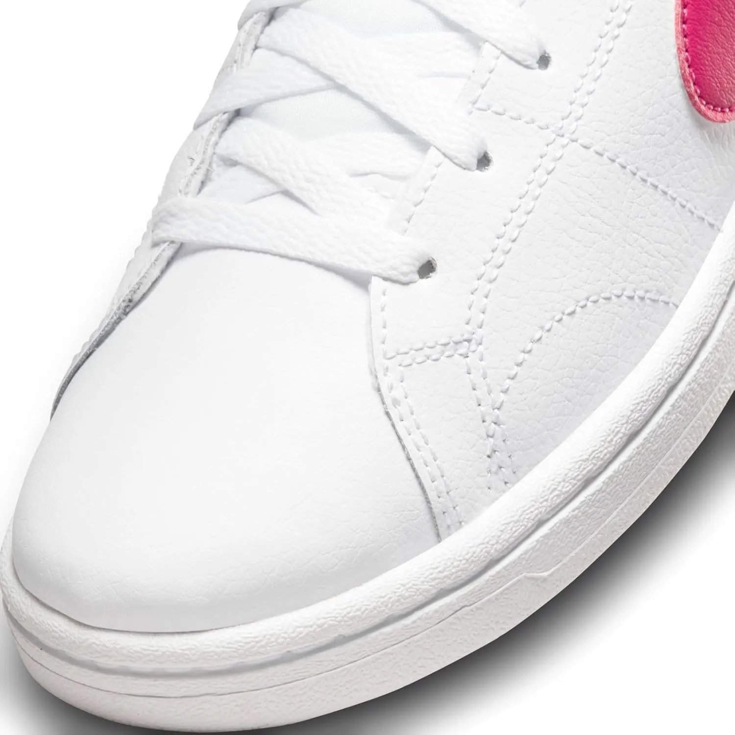 Nike Women's Tennis Shoe