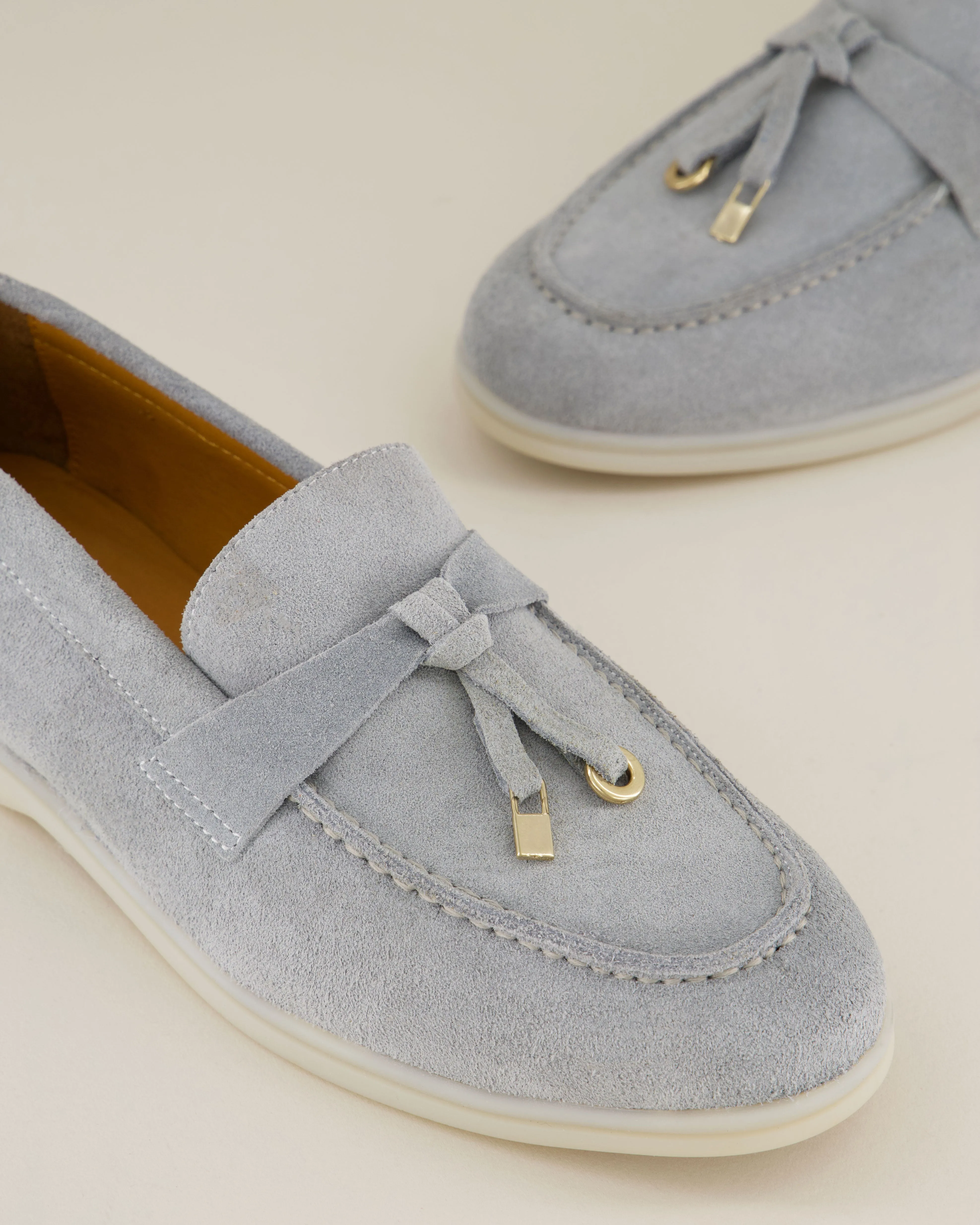 Nina Loafer  AVWL01-Smoke