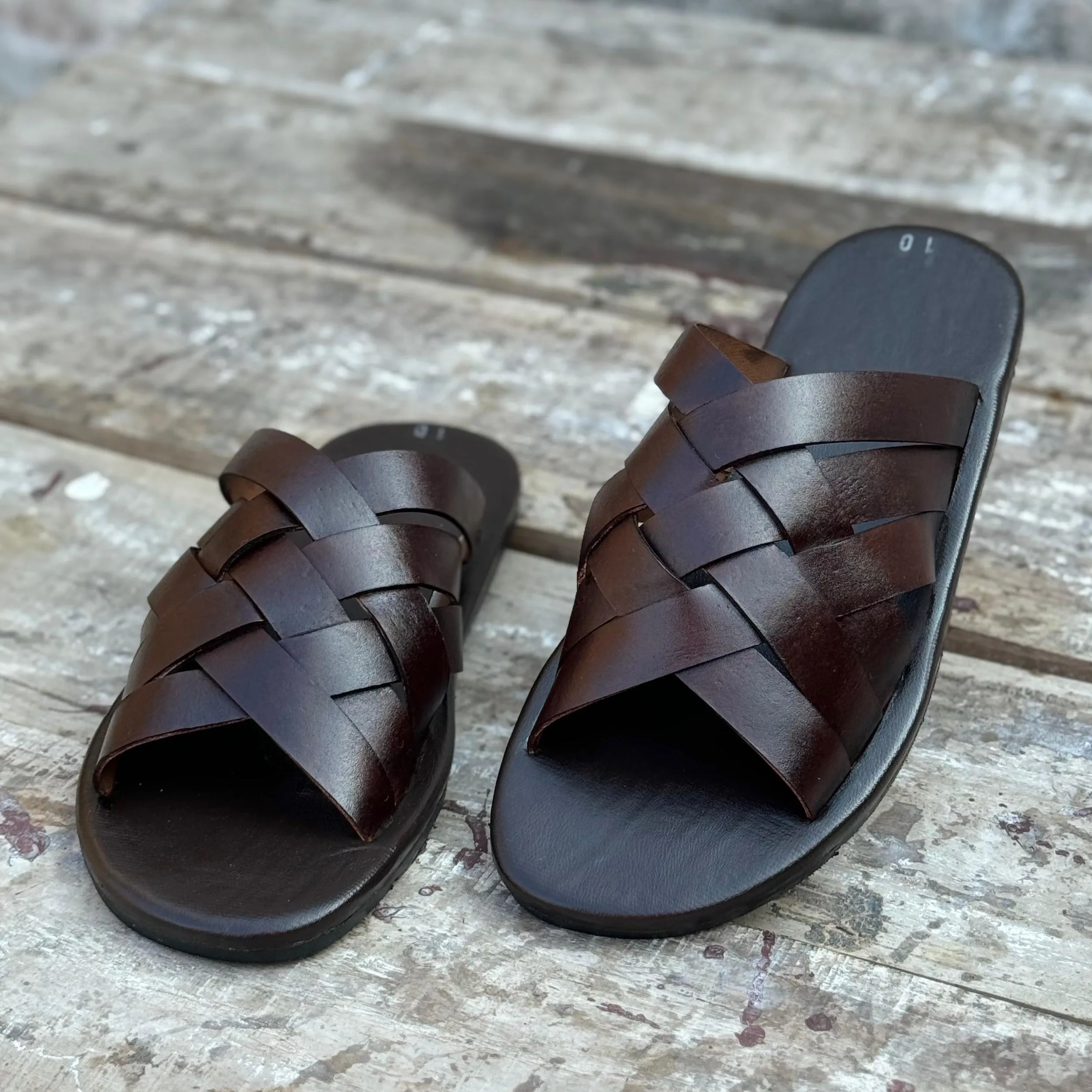 THE NEW CRISS CROSS - 2497