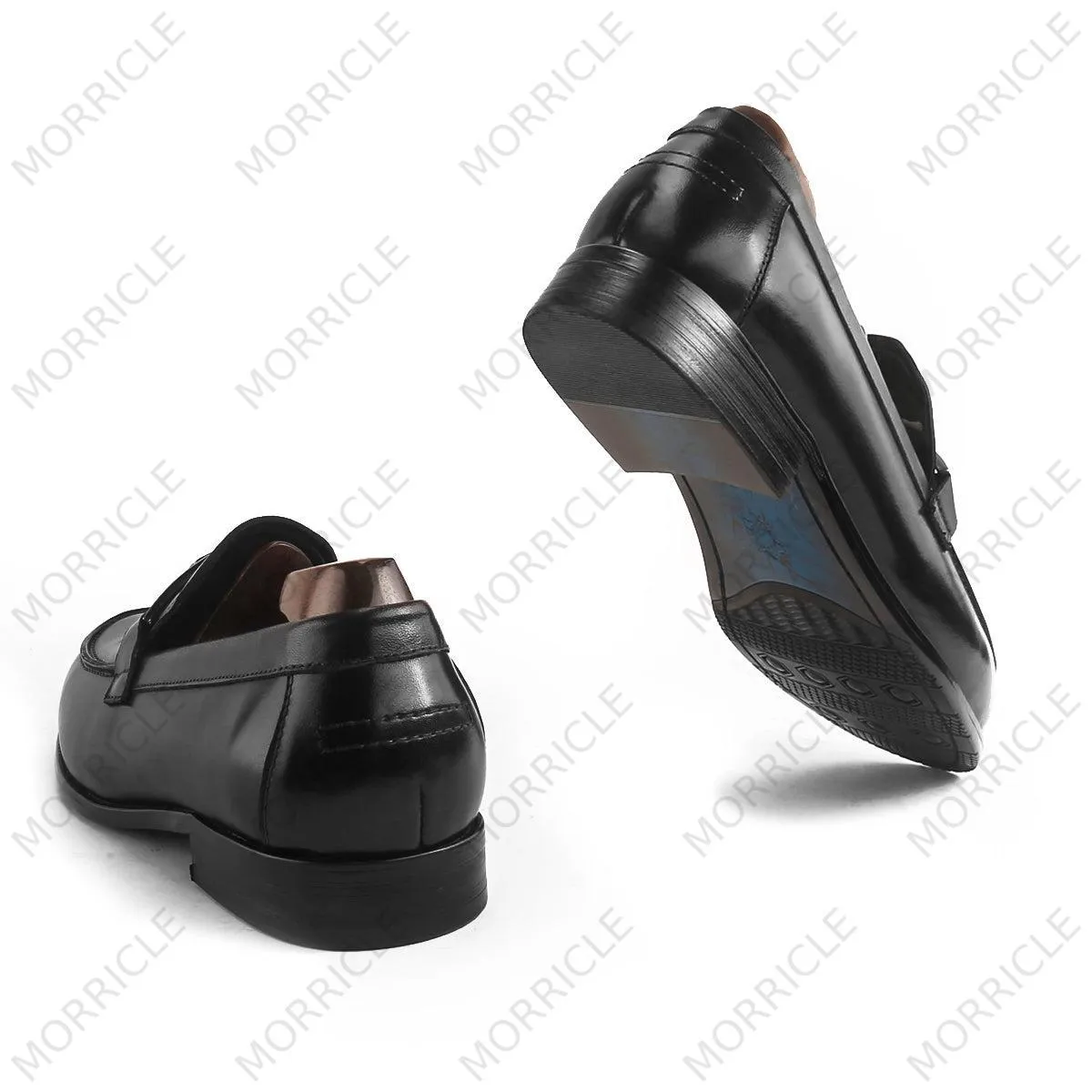 Timeless Striking Loafers with Hardware