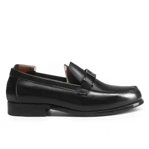 Timeless Striking Loafers with Hardware