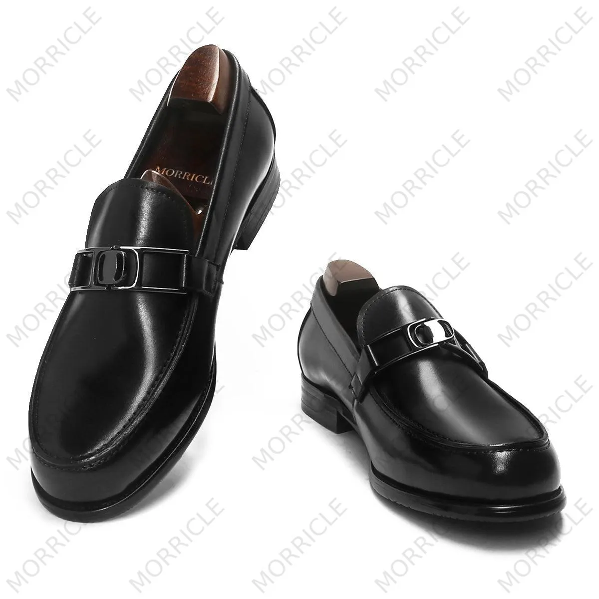 Timeless Striking Loafers with Hardware