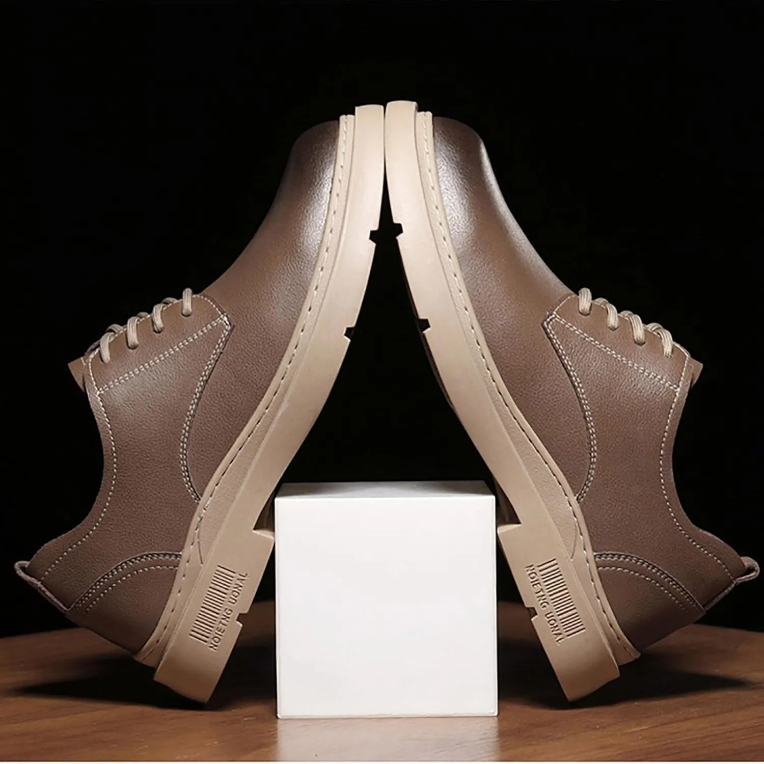 Trendy Men's Casual Retro Lace Up Cowhide Shoes Luxury Comfortable Two-Layer Leather Fashionable Party and Wedding Shoes