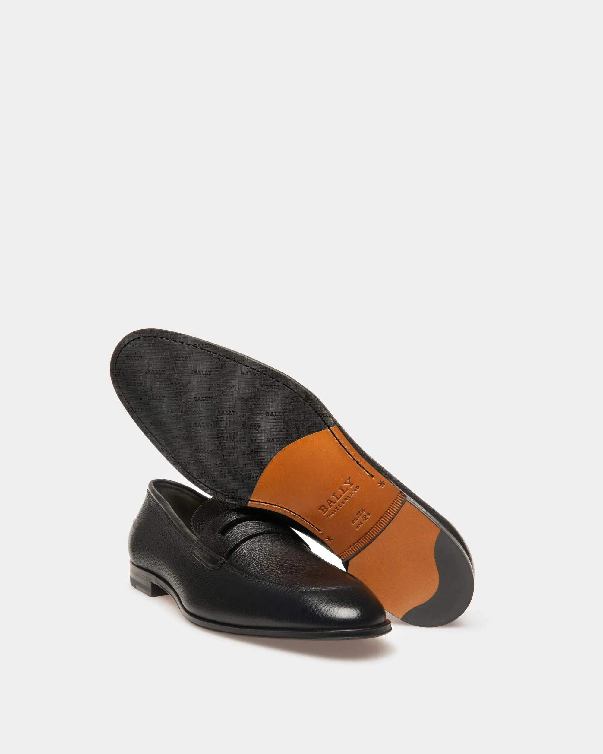 Webb Men's Grained Deer Leather Penny Loafer In Black